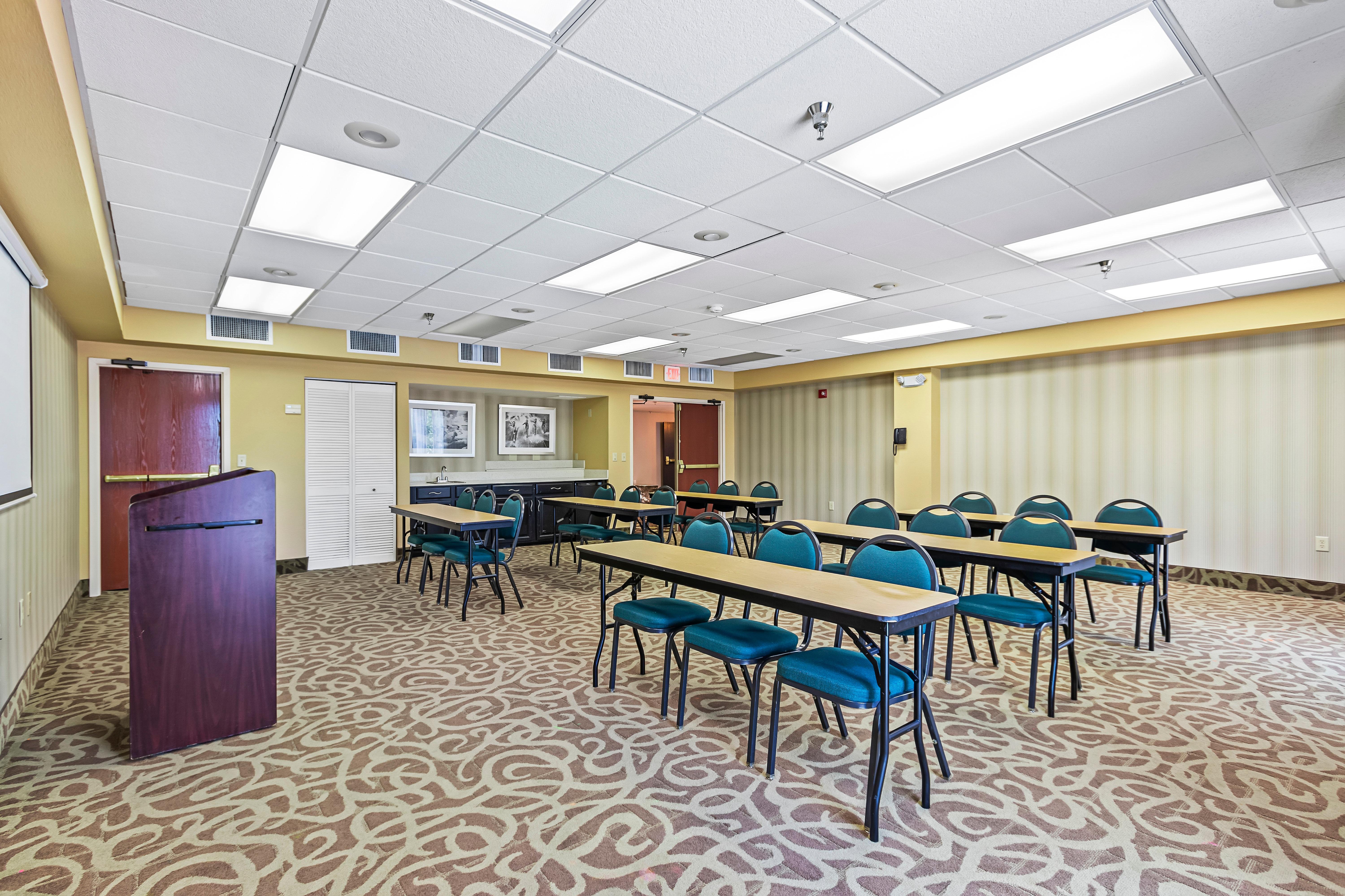 Holiday Inn - St. Petersburg West By Ihg Exterior photo