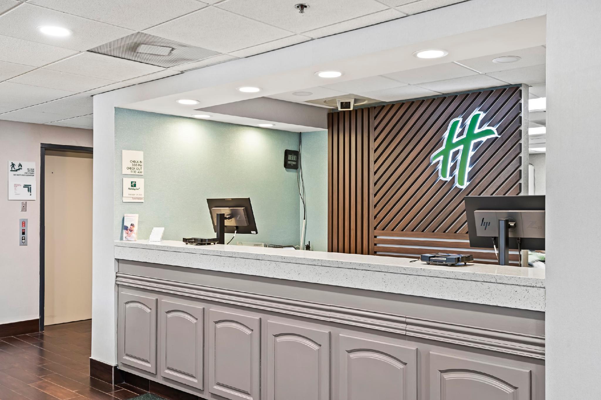 Holiday Inn - St. Petersburg West By Ihg Exterior photo