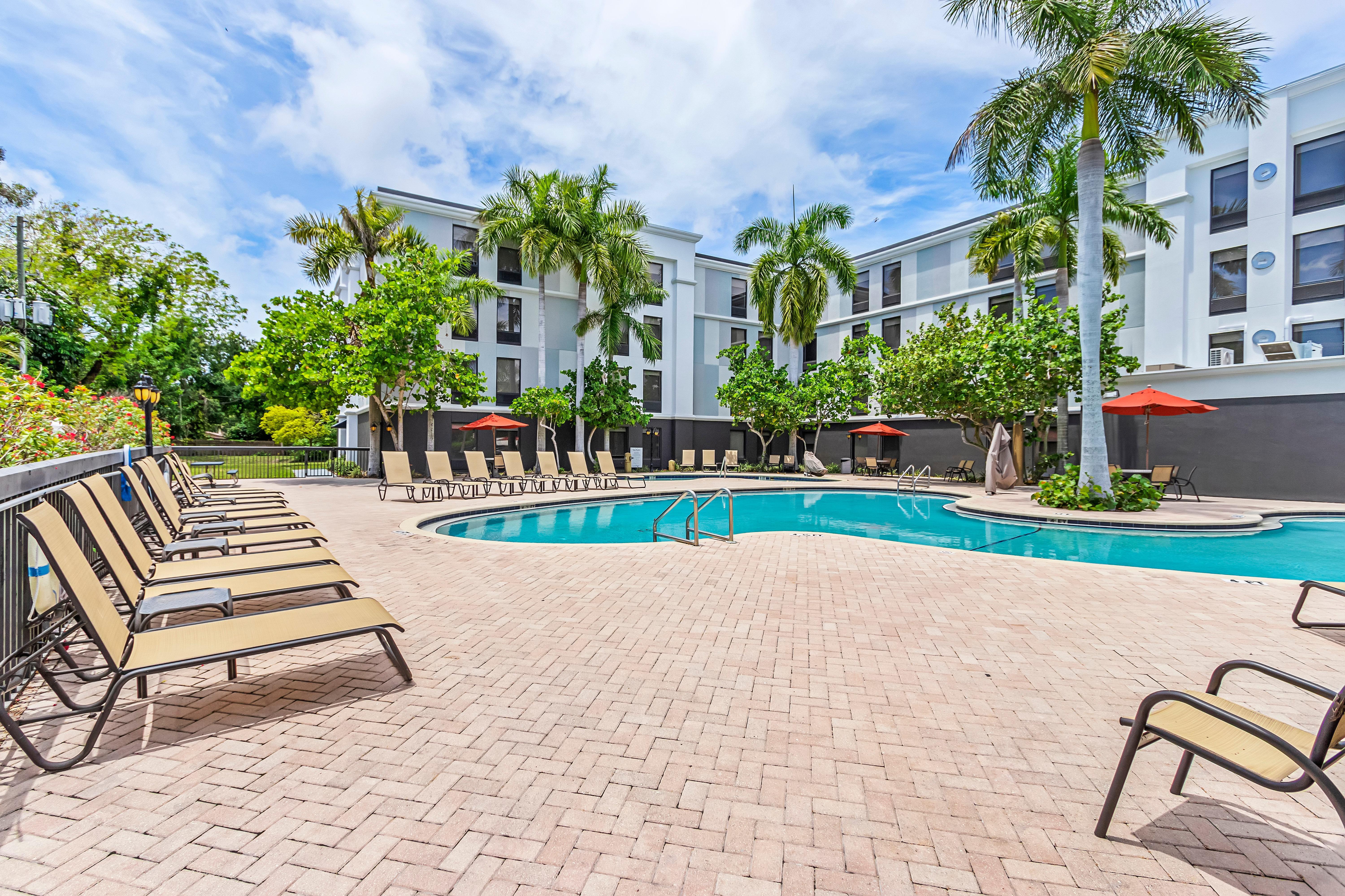 Holiday Inn - St. Petersburg West By Ihg Exterior photo