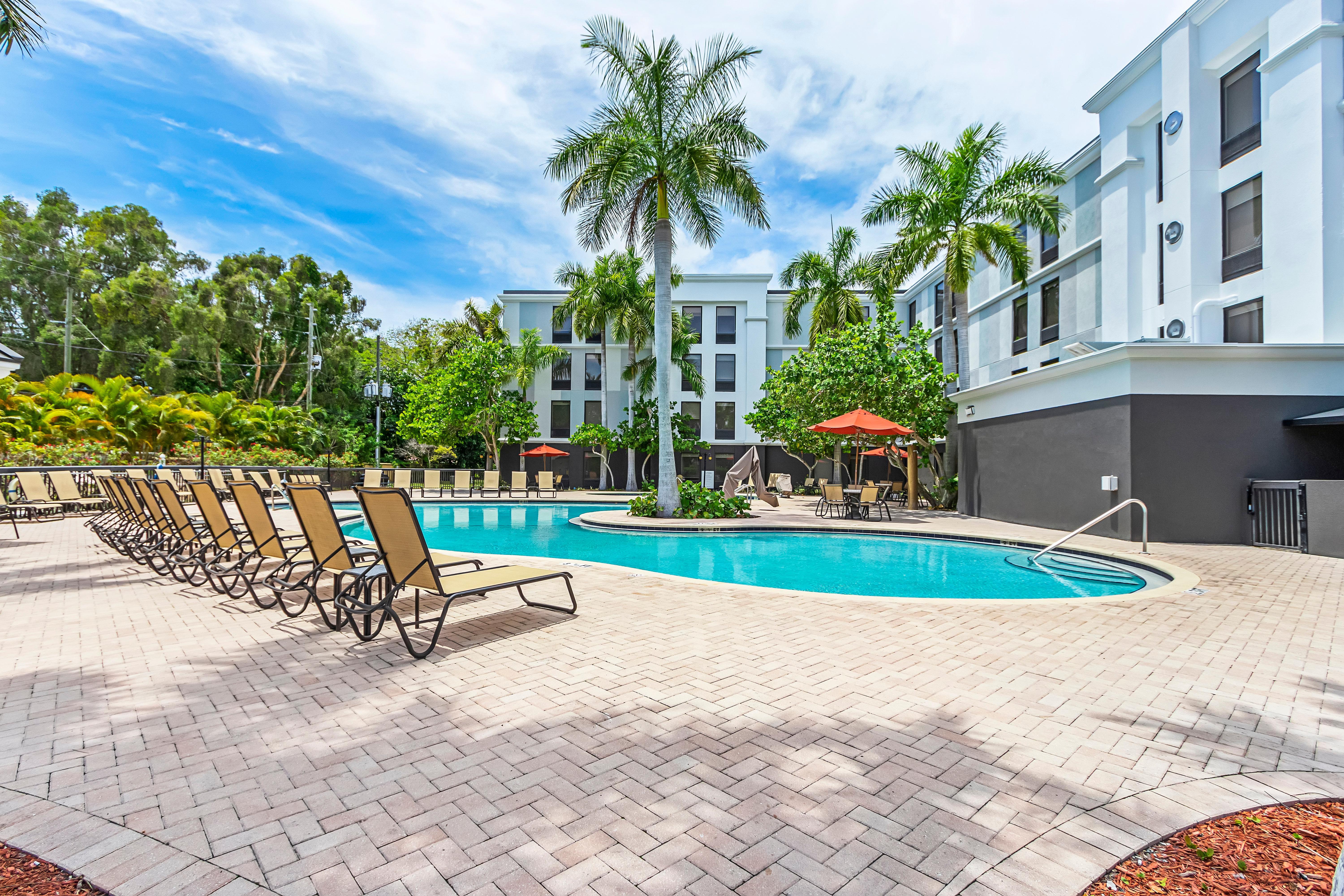Holiday Inn - St. Petersburg West By Ihg Exterior photo