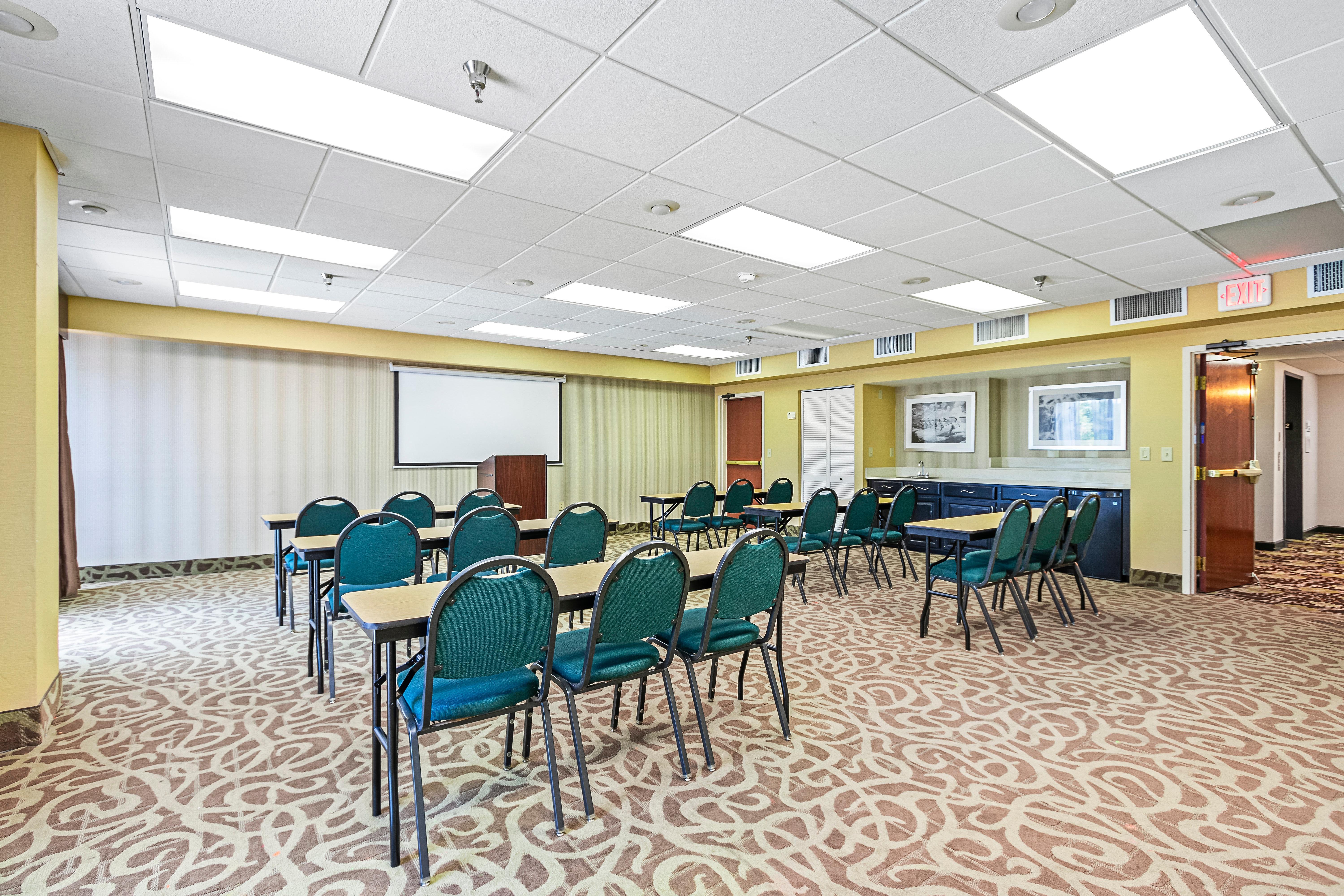 Holiday Inn - St. Petersburg West By Ihg Exterior photo
