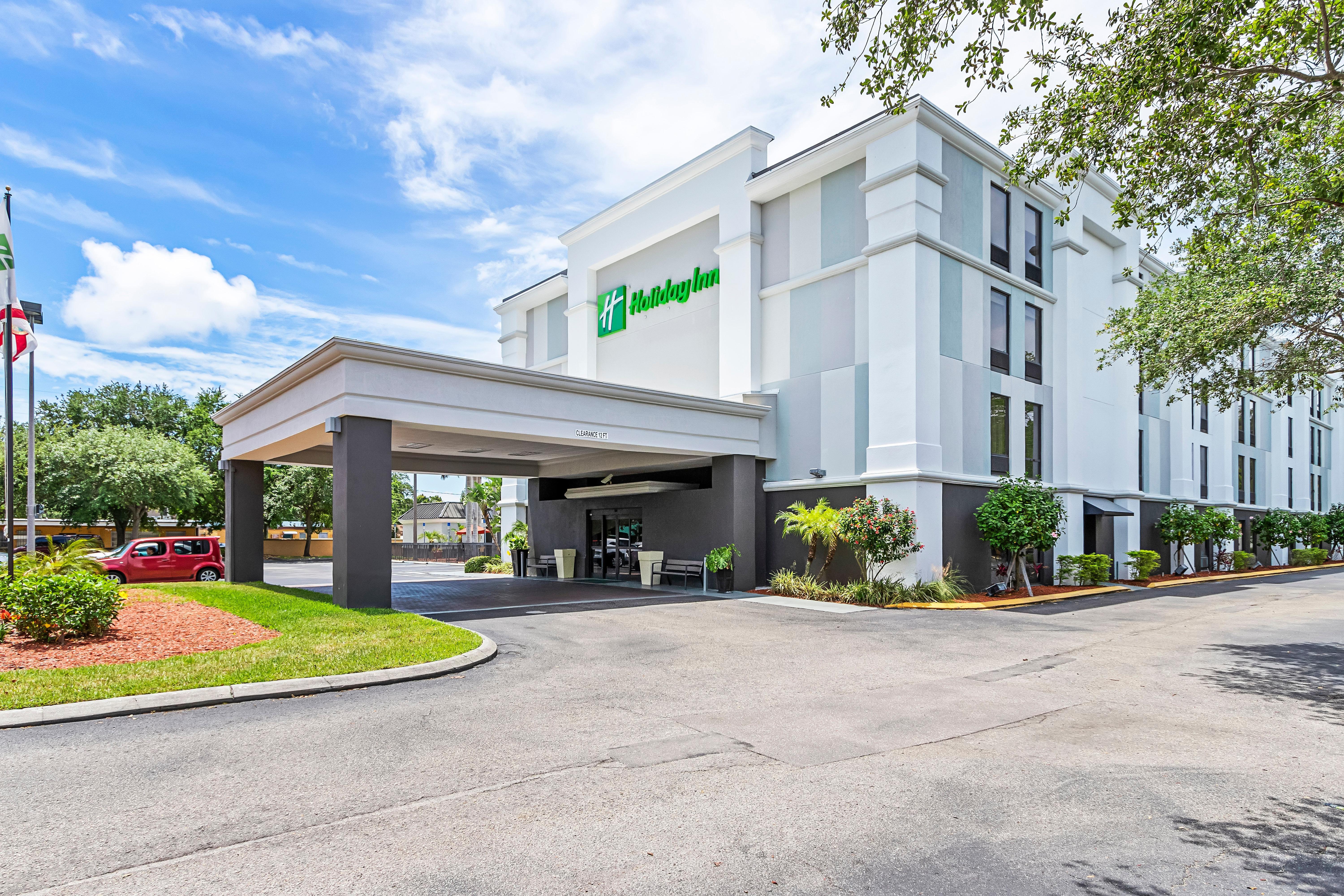 Holiday Inn - St. Petersburg West By Ihg Exterior photo